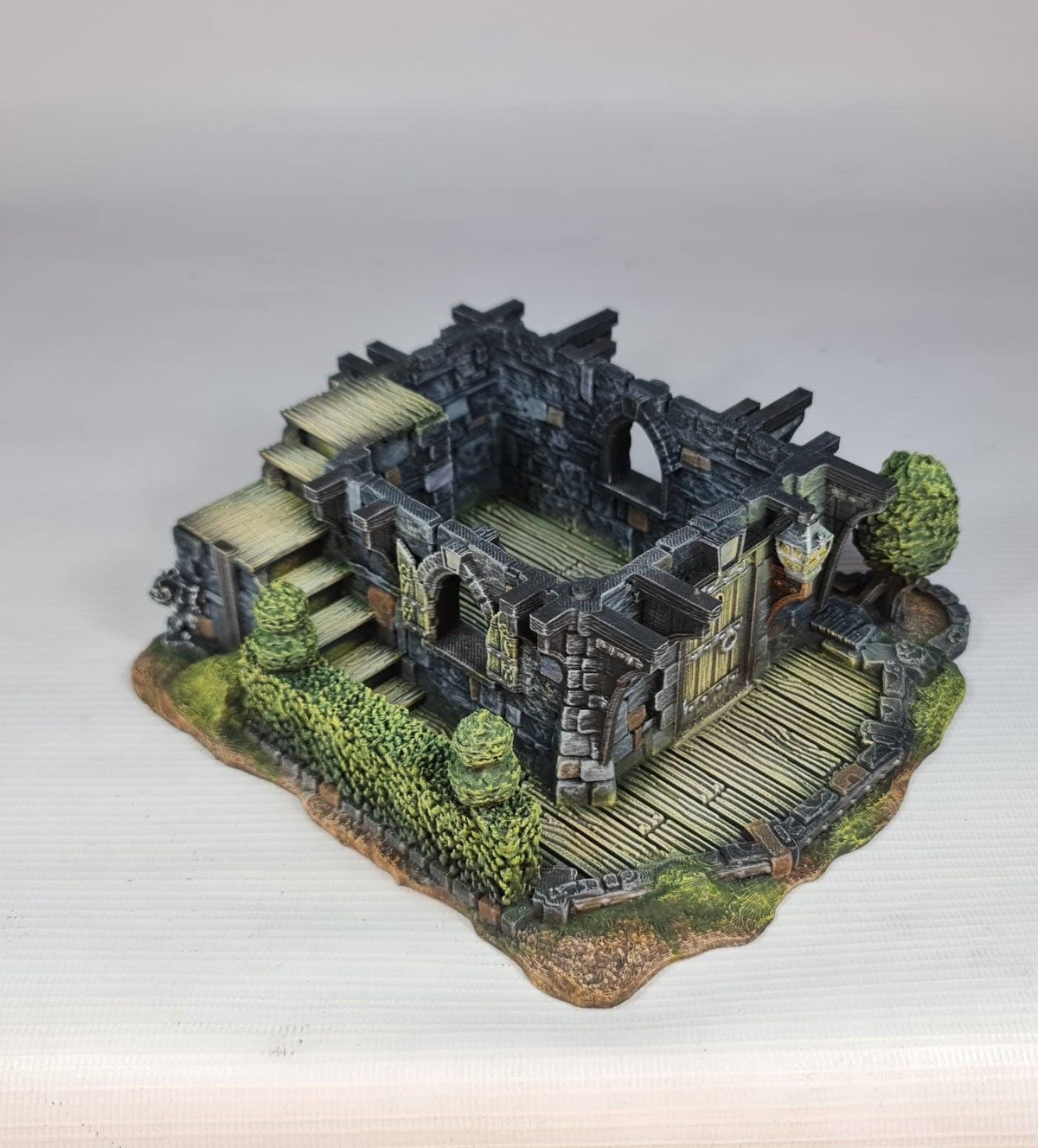 Red Rose Lodge 28mm DND Terrain | Tabletop Wargaming Scenery for Warhammer, Frostgrave & RPG | Unpainted 3D Printed